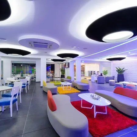 Tasia Maris Oasis Hotel